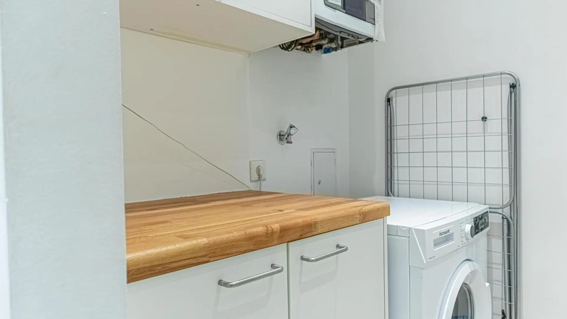 Elegant 2Br Apt.@Wiener Stadthalle/Central Located Viena